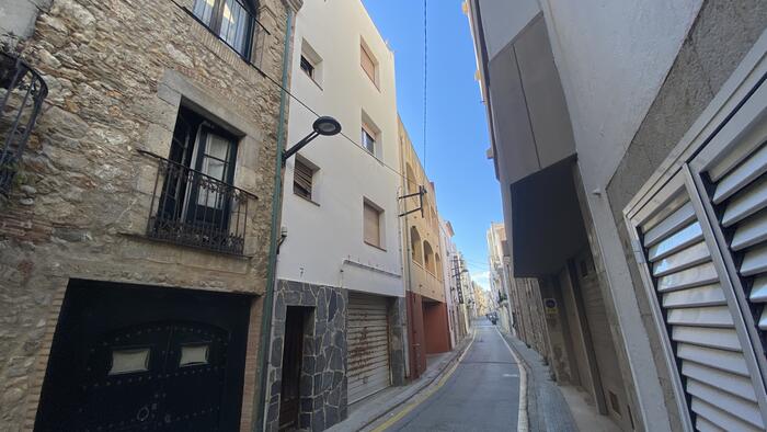 Immueble -
                        L´escala -
                        9 chambres -
                        0 occupants